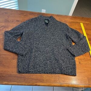 Woolrich Men's Black and Gray 1/4 Zip Sweater size large 100% wool size large